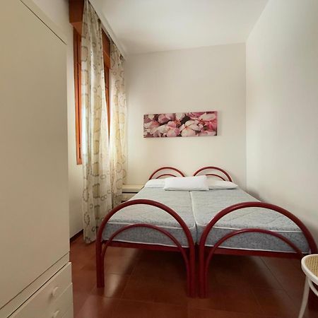 Condominio Union -Walterigato Apartments- Solo Per Famiglie- Lido di Jesolo Buitenkant foto