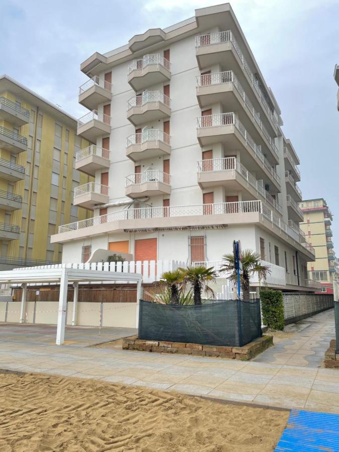 Condominio Union -Walterigato Apartments- Solo Per Famiglie- Lido di Jesolo Buitenkant foto